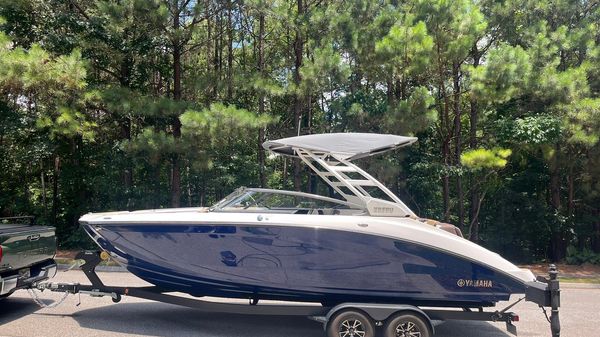 Yamaha Boats 252SD