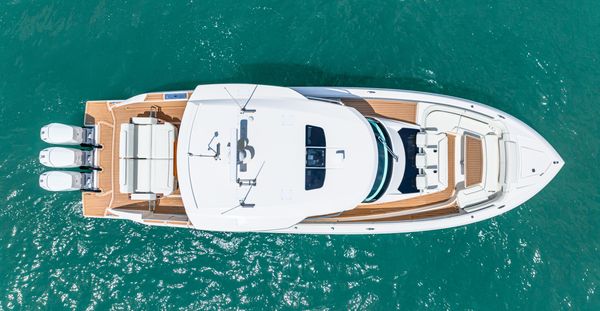 Tiara Yachts 48 LS image