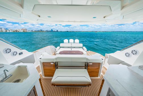 Tiara Yachts 48 LS image