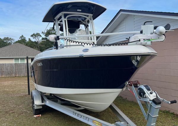 Robalo R222-CENTER-CONSOLE image