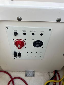 Robalo R222 Center Console image