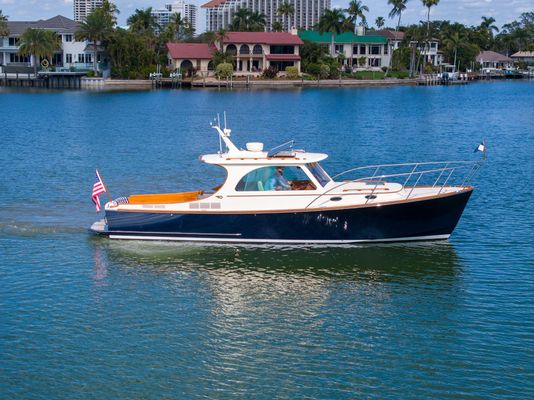 Hinckley Picnic Boat 37 MKIII - main image