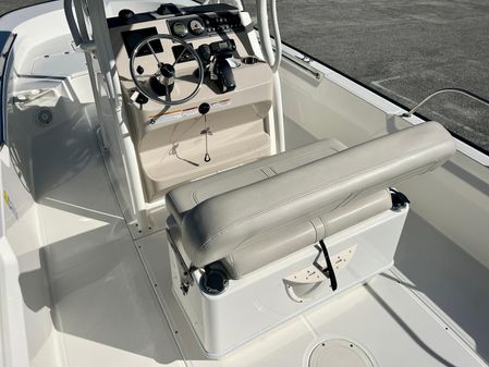 Boston-whaler 210-MONTAUK image