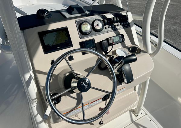 Boston-whaler 210-MONTAUK image