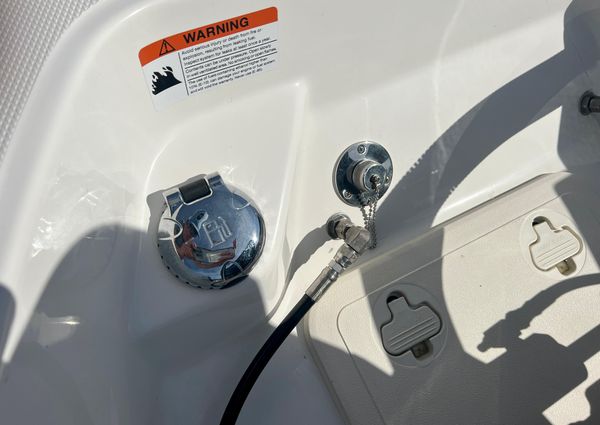 Boston-whaler 210-MONTAUK image