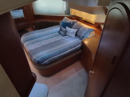 Cruisers Yachts 4450 Express Motoryacht image