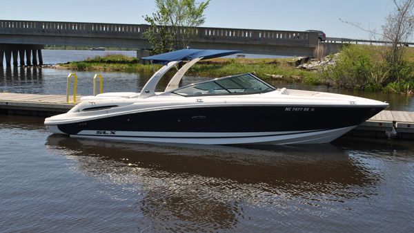 Sea Ray 270 SLX 