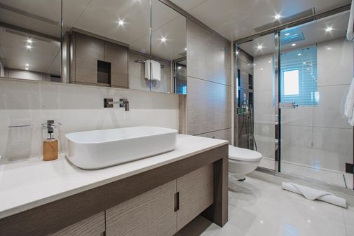 Benetti 132 image