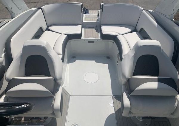 Crownline 270-SS image