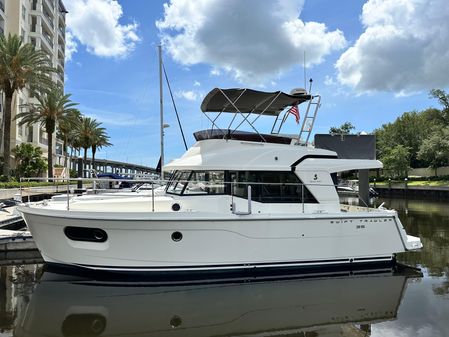 Beneteau Swift Trawler 35 image