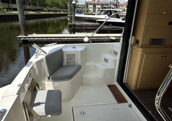 Beneteau Swift Trawler 35 image