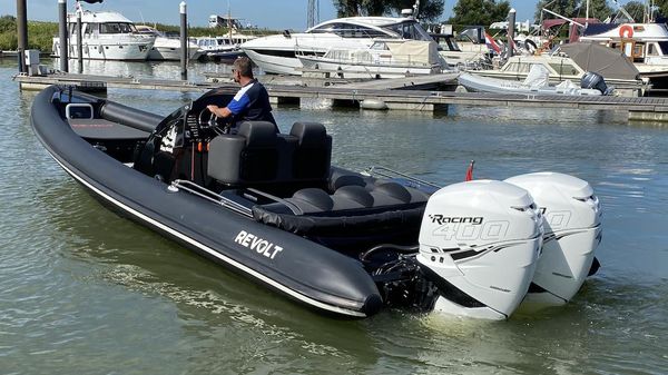 RIB 9 meter Revolt Sport 950