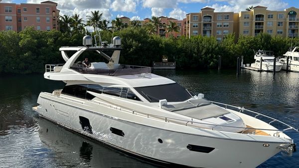 Ferretti Yachts 750