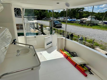 Sea Ray 370 image