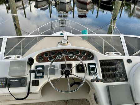 Sea Ray 370 image