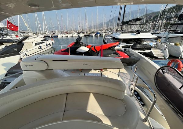 Azimut 55 image