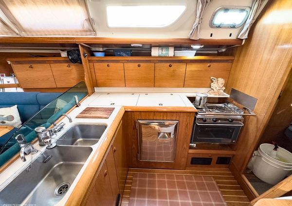 Jeanneau Sun Odyssey 43 image