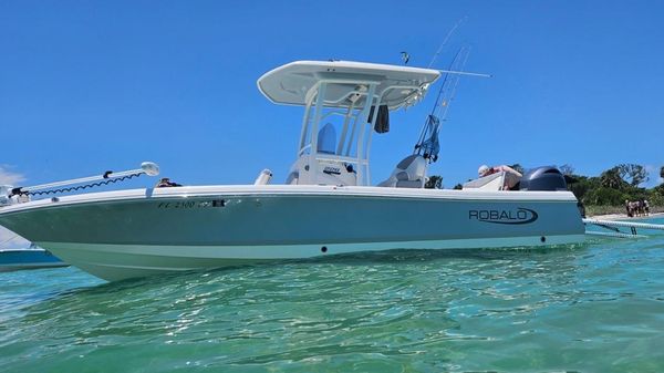 Robalo 226 Cayman 