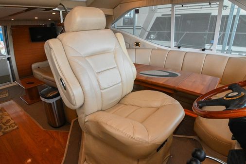 Cruisers Yachts 5000 Sedan Sport image