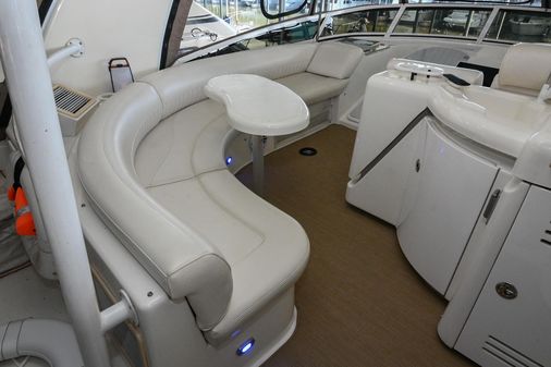 Cruisers Yachts 5000 Sedan Sport image