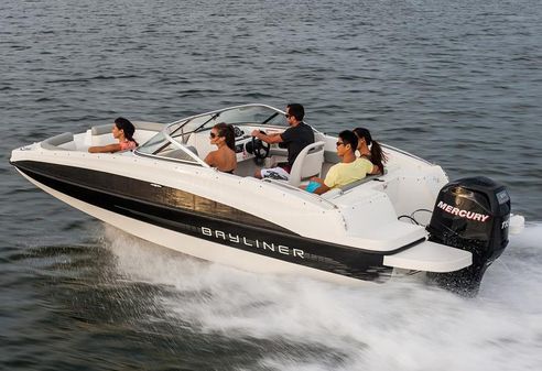Bayliner 190 Deck Boat image