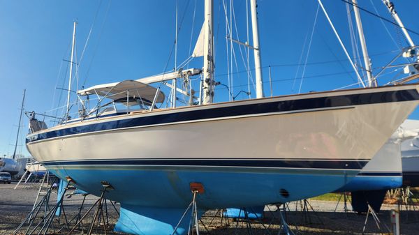 Hallberg-Rassy 42 