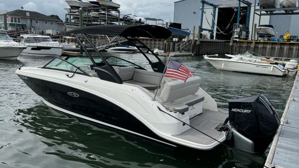 Sea Ray SDX 250 Outboard 