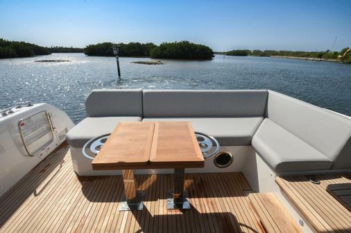 Prestige 520 Flybridge image