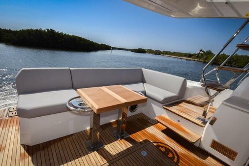 Prestige 520 Flybridge image