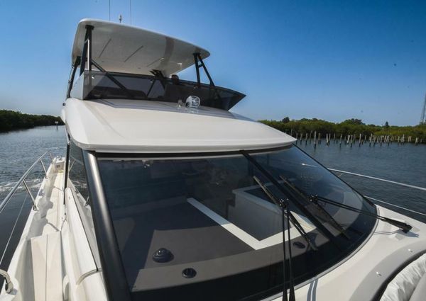 Prestige 520 Flybridge image