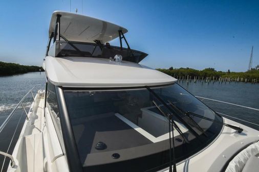 Prestige 520 Flybridge image