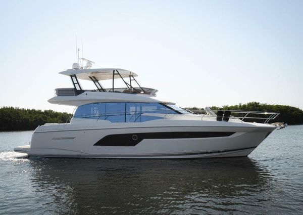 Prestige 520 Flybridge image