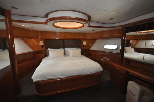 Sunseeker 82 Yacht image