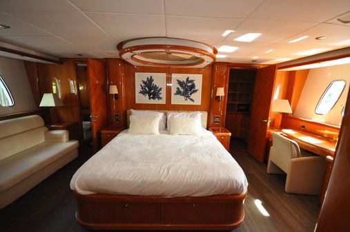 Sunseeker 82 Yacht image