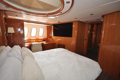 Sunseeker 82 Yacht image