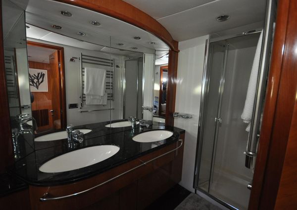 Sunseeker 82 Yacht image