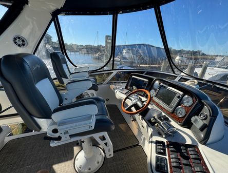 Sea Ray 420 Sedan Bridge image