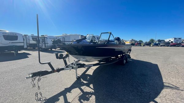 Tracker Targa 19 WT