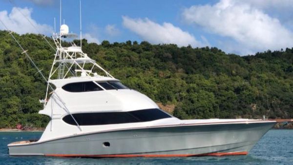 Hatteras 68 Convertible