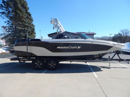 MasterCraft XT24 image