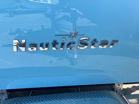 NauticStar 2602 image