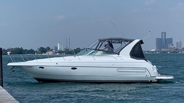 Cruisers Yachts 3575 Esprit