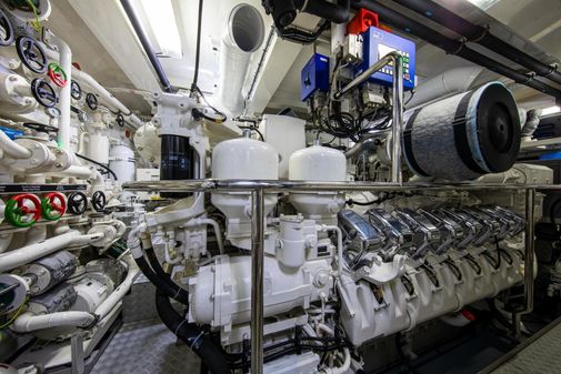 Heesen Semi Displacement 5000 Series image