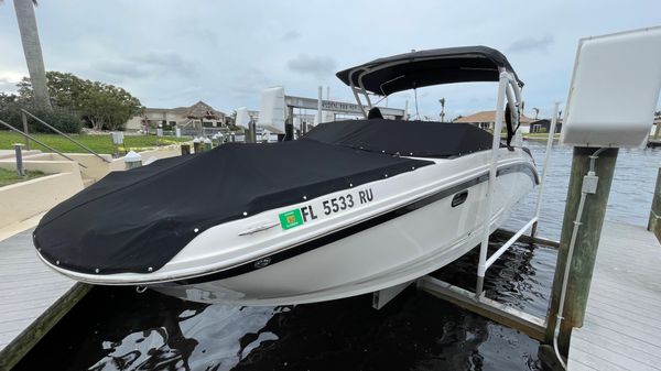 Sea Ray SDX 270 Outboard