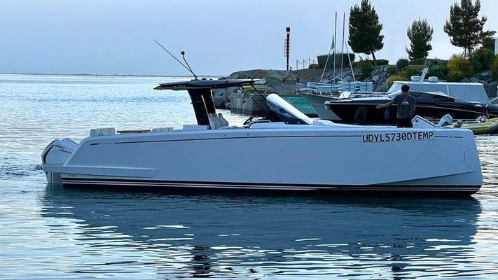 Pardo Yachts 38 Outboard - main image