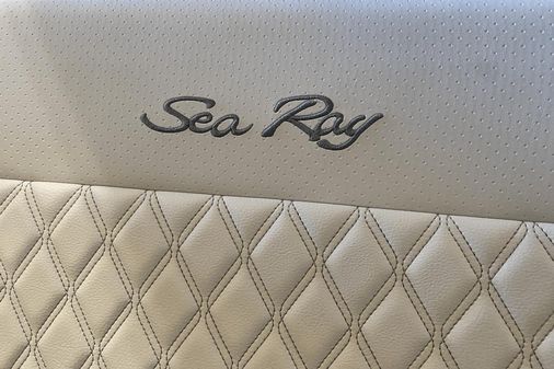 Sea Ray 350 SLX-OB image