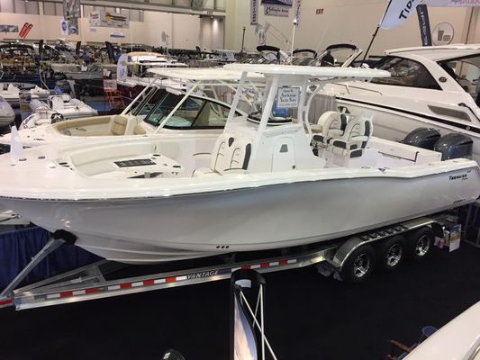 Tidewater 280 CENTER CONSOLE - main image