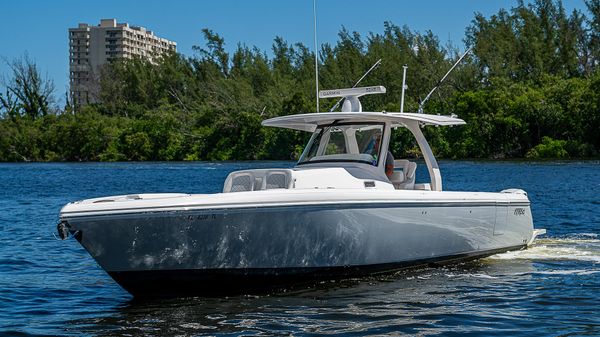 Intrepid 400 Center Console 