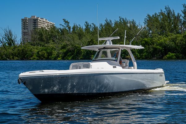 Intrepid 400 Center Console - main image