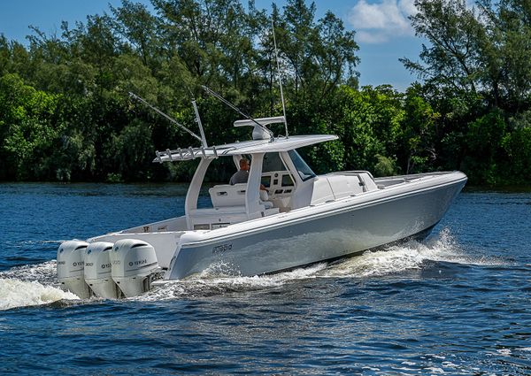 Intrepid 400 Center Console image